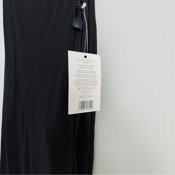 🆕 Beyond Yoga pocket infinity scarf black NWT - Picture 5 of 6